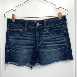 AMERICAN EAGLE OUTFITTERS shortie jean shorts. Size 6